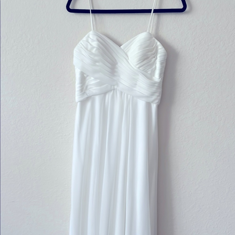 NWT Kleinfield beautiful ivory dress, size 6 newer worn